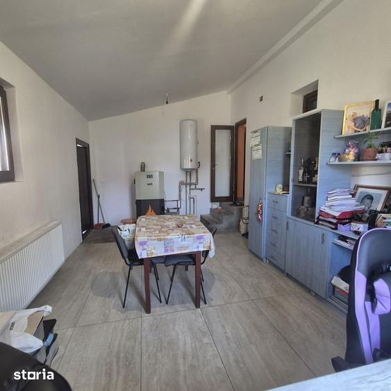 Casă cu 5 camere cu Teren 500 Mp în Frumușeni