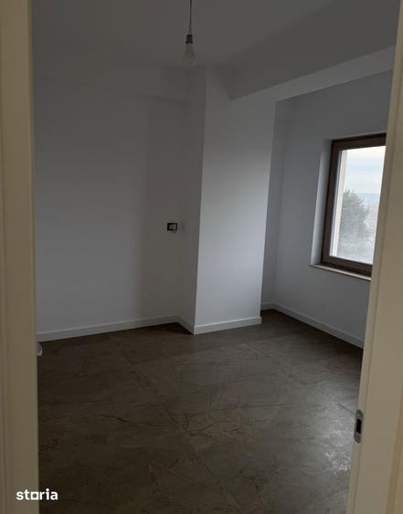 Apartament 3 camere zona semicentrala - 1