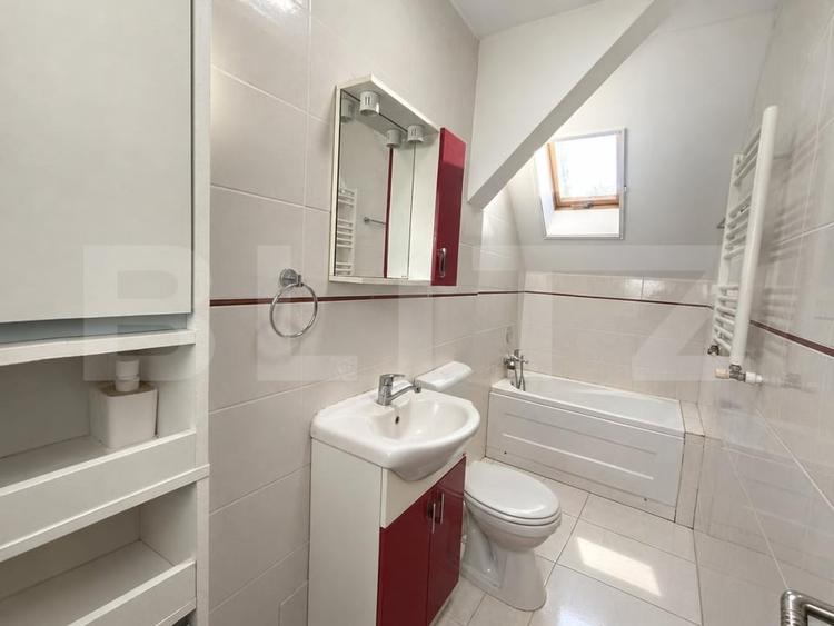 Apartament cu 3 camere semidecomandat, mobilat în Soarelui