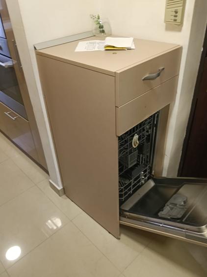 Apartament cu 3 camere semidecomandat, mobilat în Titan