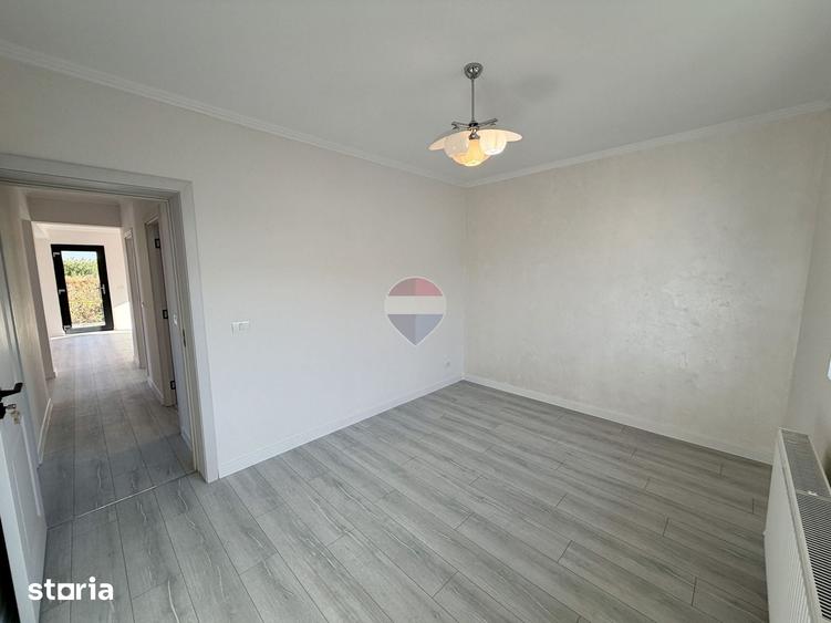 Casă cu 4 camere cu Teren 497 Mp în Câmpineanca