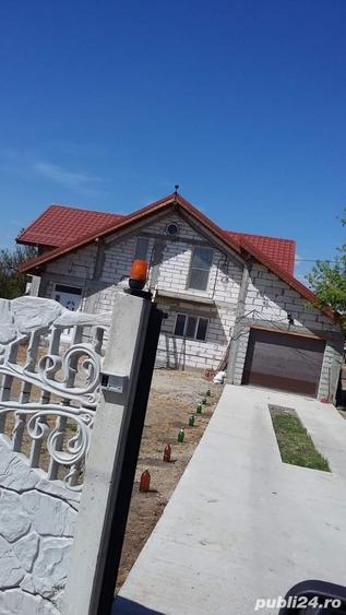 Casă cu 5 camere cu Teren 2600 Mp în Conțești