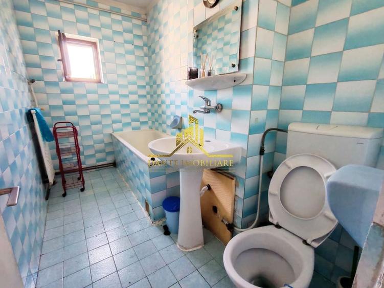 Apartament cu 3 camere decomandat, mobilat în Semicentral