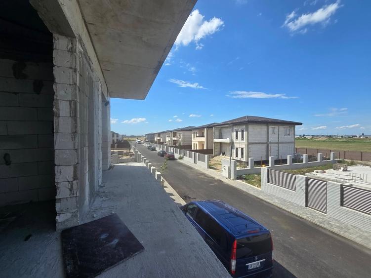 Casă individuală cu 5 camere cu Teren 336 Mp în Dobroești