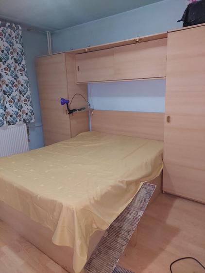 Apartament cu 3 camere semidecomandat în Baba Novac