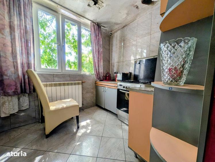Apartament cu 4 camere decomandat în Cantemir