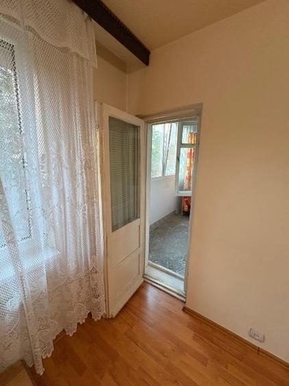 Apartament cu 2 camere decomandat în Crângași
