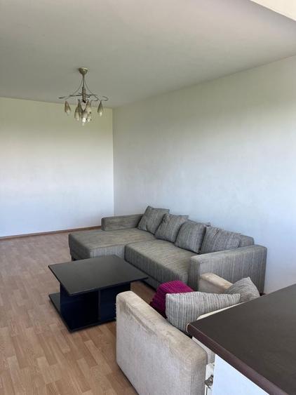 Apartament cu 3 camere decomandat în Colentina