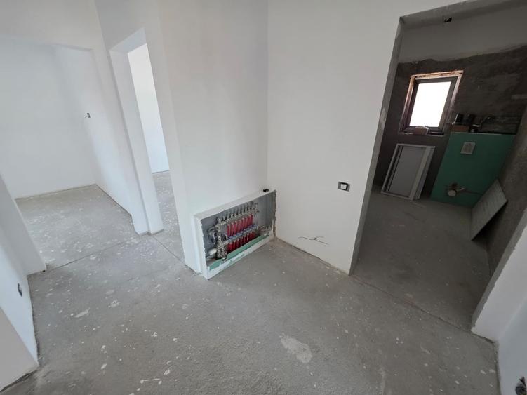 Casă individuală cu 5 camere cu Canalizare în Fundeni