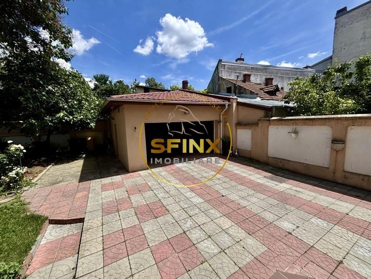 Casă individuală cu 9 camere cu Canalizare în Cotroceni
