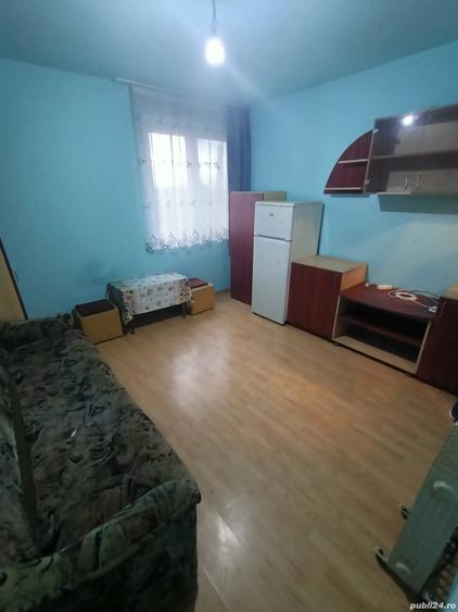 Garsonieră decomandată în Lipovei