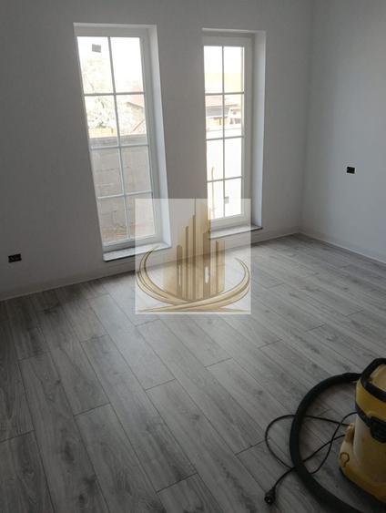 Casă individuală cu 3 camere cu Canalizare în Sânandrei