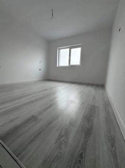 Casă cu 5 camere cu Teren 305 Mp în Remetea Mare