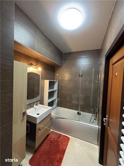 Apartament cu 3 camere, mobilat în Unirii