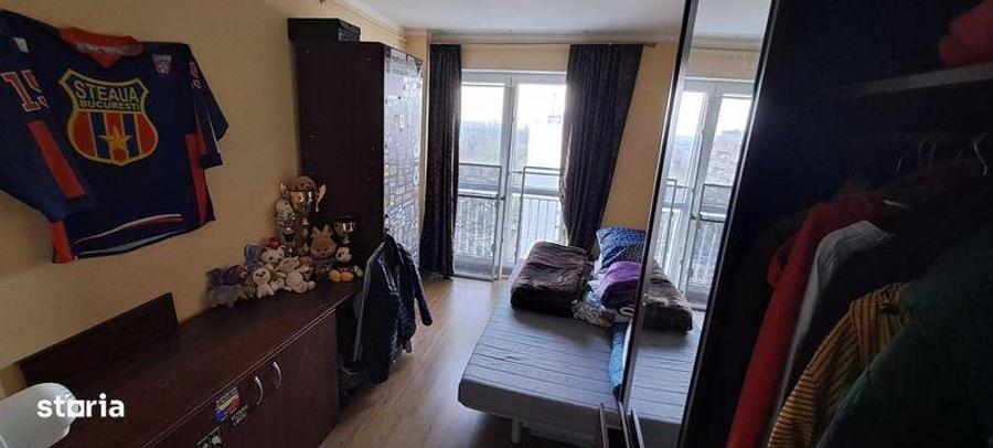 Apartament cu 3 camere semidecomandat în Baba Novac