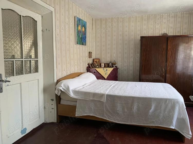 Casă cu 4 camere cu Teren 2000 Mp în Jurilovca