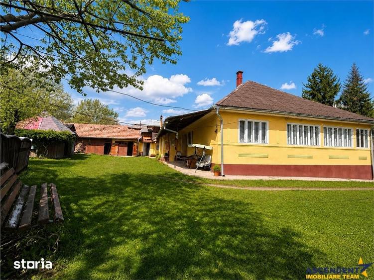 Casă cu 6 camere cu Teren 3269 Mp în Deda