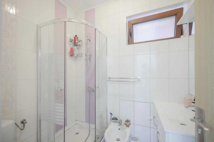 Casă cu 4 camere cu Teren 252 Mp în Sântandrei