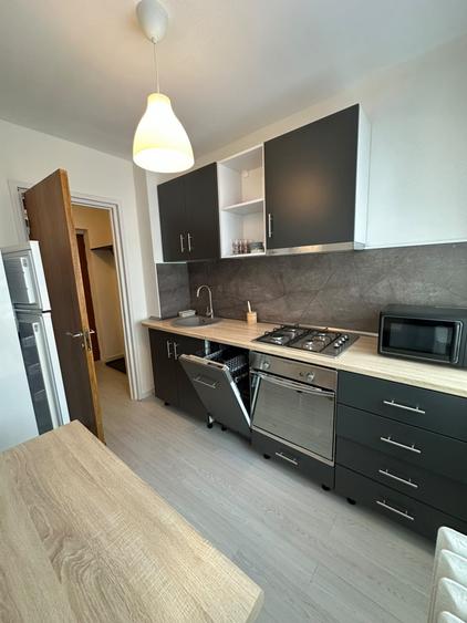 Titan - Prima Închiriere - 3 Camere - Etaj 9 - Renovat - Disponibil Imediat - 2