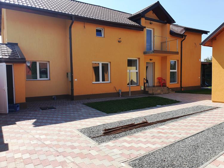 Casă individuală cu 4 camere cu Canalizare în Sânnicolau Mic