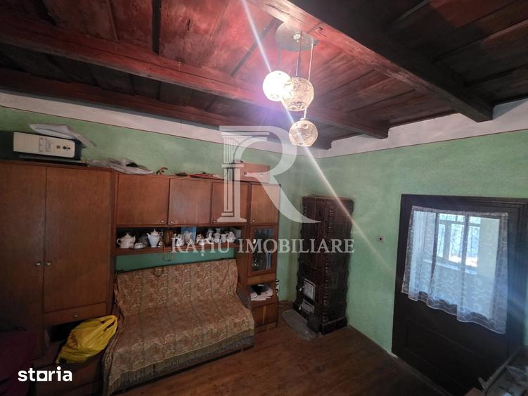 Casă cu 2 camere cu Teren 4029 Mp în Sânmartin