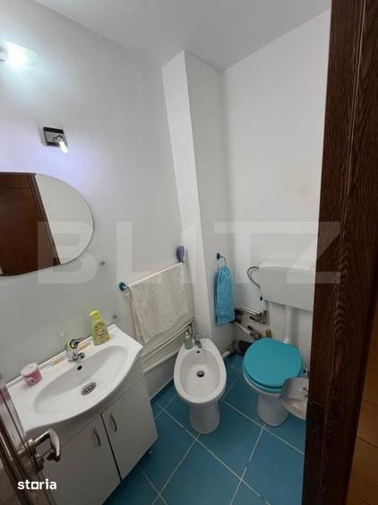 Apartament cu 3 camere decomandat în Rovine