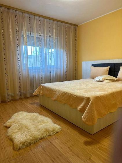Apartament cu 2 camere decomandat în Micro 20