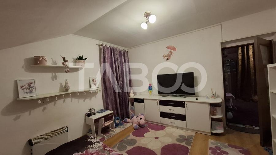 Apartament cu 3 camere decomandat, mobilat în Calea Poplăcii