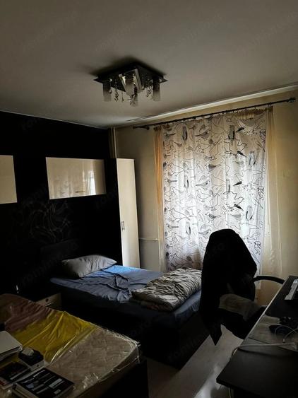 Apartament cu 3 camere decomandat în Drumul Taberei