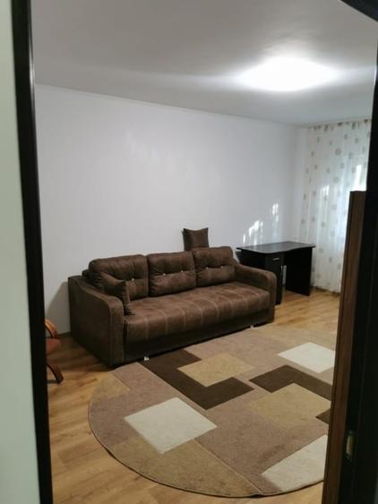 Apartament cu 2 camere decomandat în Nicolina
