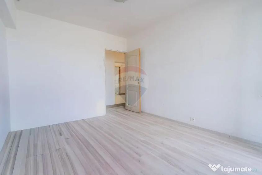 Apartament cu 3 camere decomandat în Fundeni