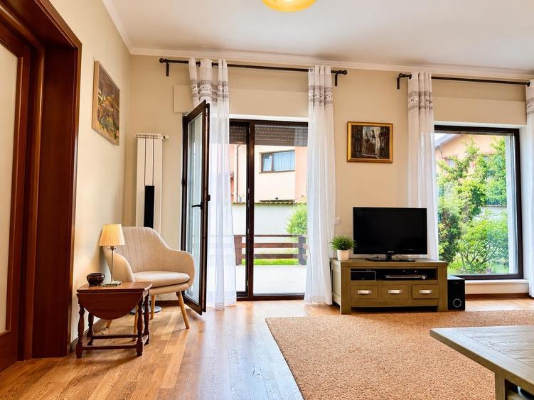 Casă individuală cu 5 camere cu Teren 420 Mp în Corbeanca
