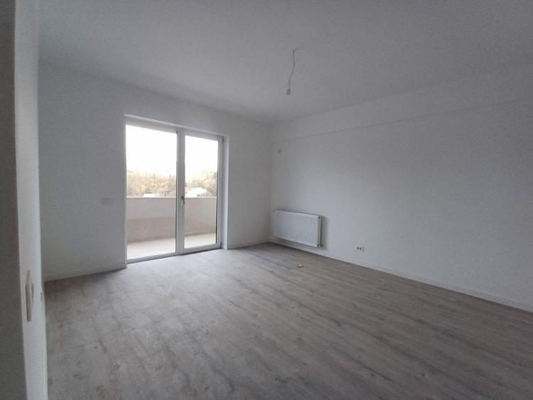 Apartament cu 3 camere decomandat în Frumoasa