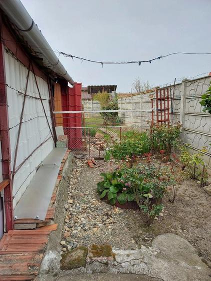 Casă cu 5 camere cu Teren 200 Mp în Central
