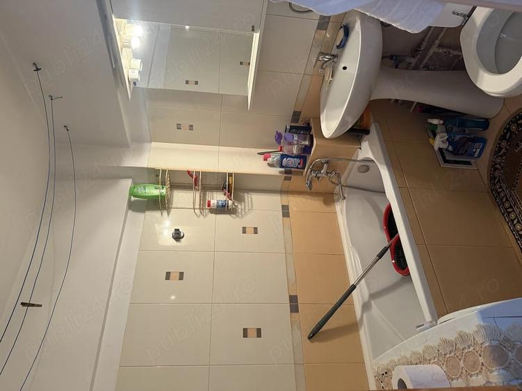 Apartament cu 3 camere decomandat în Griviței
