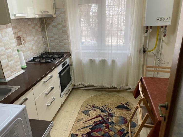 Apartament cu 3 camere semidecomandat în Ultracentral