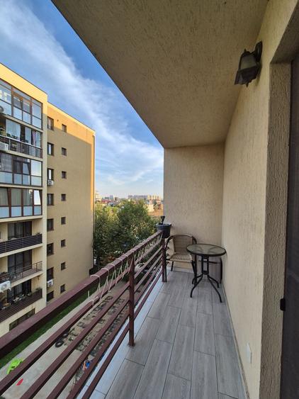 Apartament cu 2 camere decomandat în Roșu