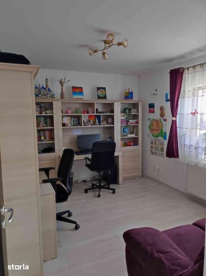 Casă cu 5 camere cu Teren 457 Mp în Valea Lupului