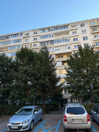 Apartament cu 2 camere semidecomandat în Florilor