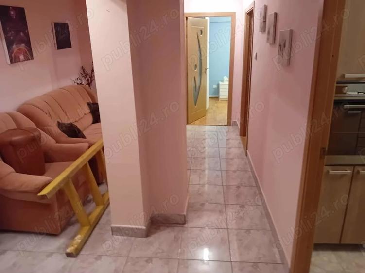 Apartament cu 3 camere decomandat în Precista