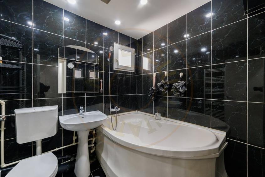 Apartament cu 3 camere decomandat, mobilat în Prundu