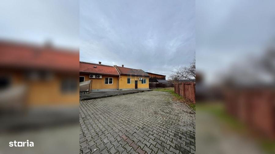 Casă cu 4 camere în Central