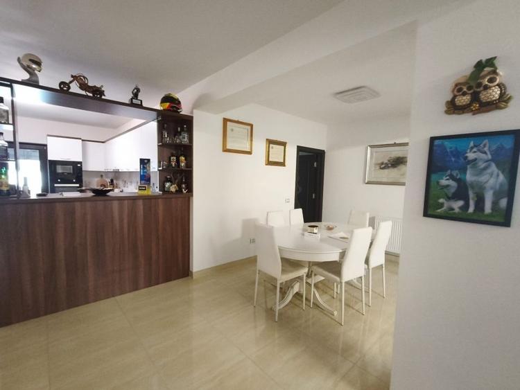 Casă individuală cu 5 camere cu Canalizare în Crasna