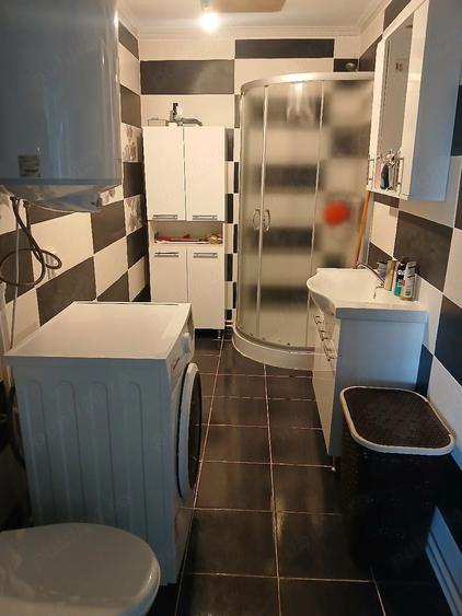 Casă cu 2 camere cu Teren 2000 Mp în Cârna