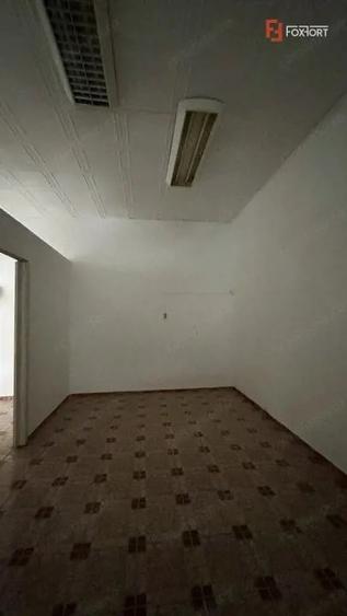 Apartament cu 3 camere semidecomandat în Gării