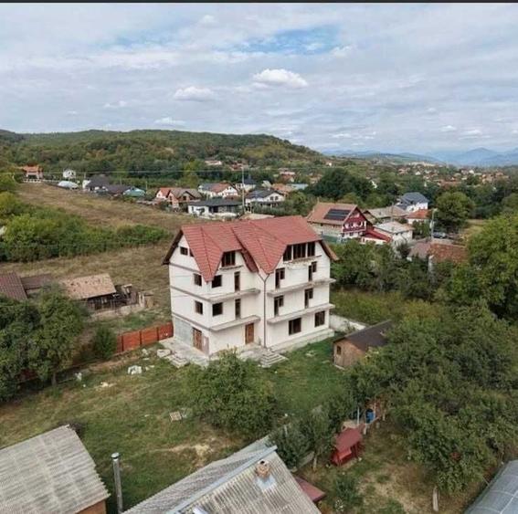 Casă cu 4 camere în Central