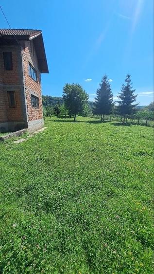 Casă individuală cu 5 camere cu Canalizare în Valea Siliștii