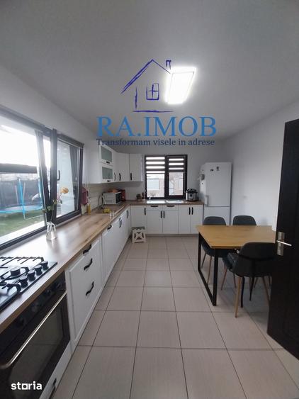 Casă cu 5 camere cu Teren 504 Mp în Târgșoru Vechi