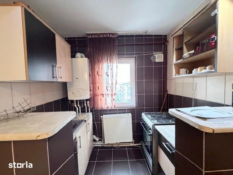 Apartament cu 3 camere decomandat în Tineretului