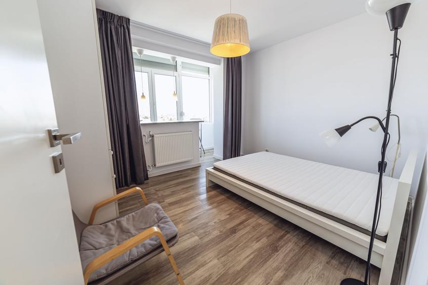 Apartament cu 3 camere semidecomandat, mobilat în Grivița